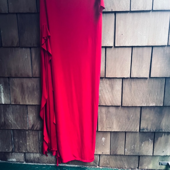 Emerald Sundae Juniors' Ruffled One-Shoulder Gown Population Red Dress Size L - Picture 3 of 15